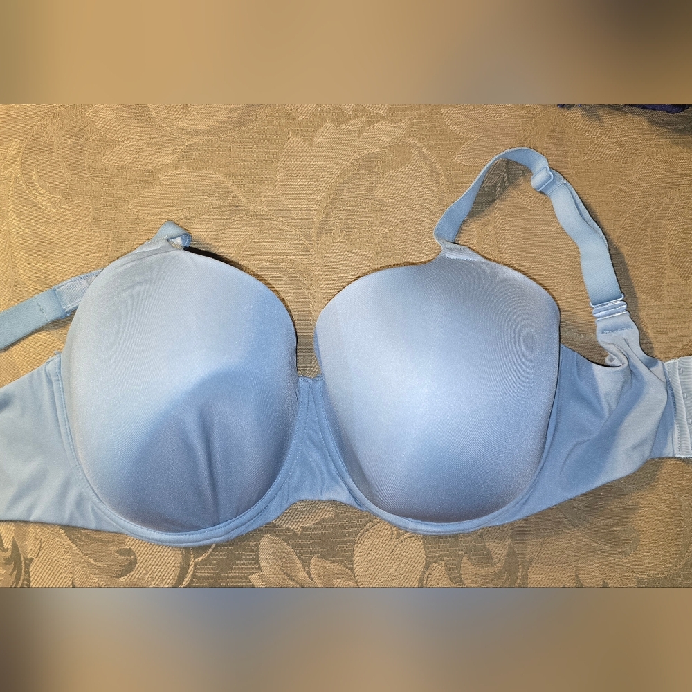 Bundle of Four Bare Necessities Gently Used Bras ⭐️👙⭐️